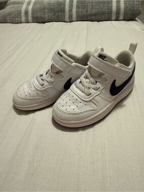 Nike Kids White Sneakers with Black Swoosh - Velcro Strap